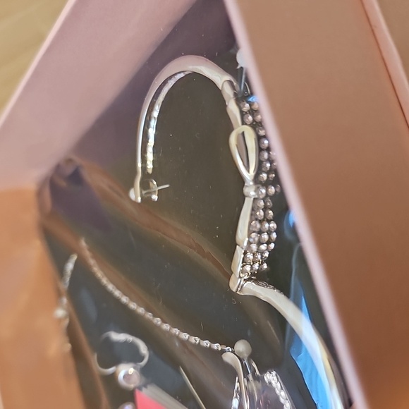 Beautiful Necklace, Bangle, Earring Set - Picture 2 of 5